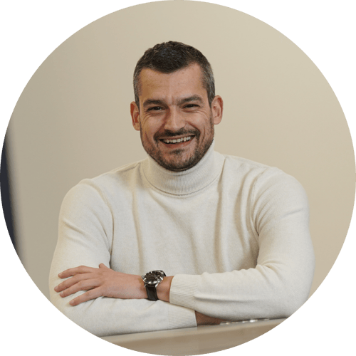 Nikolay author image